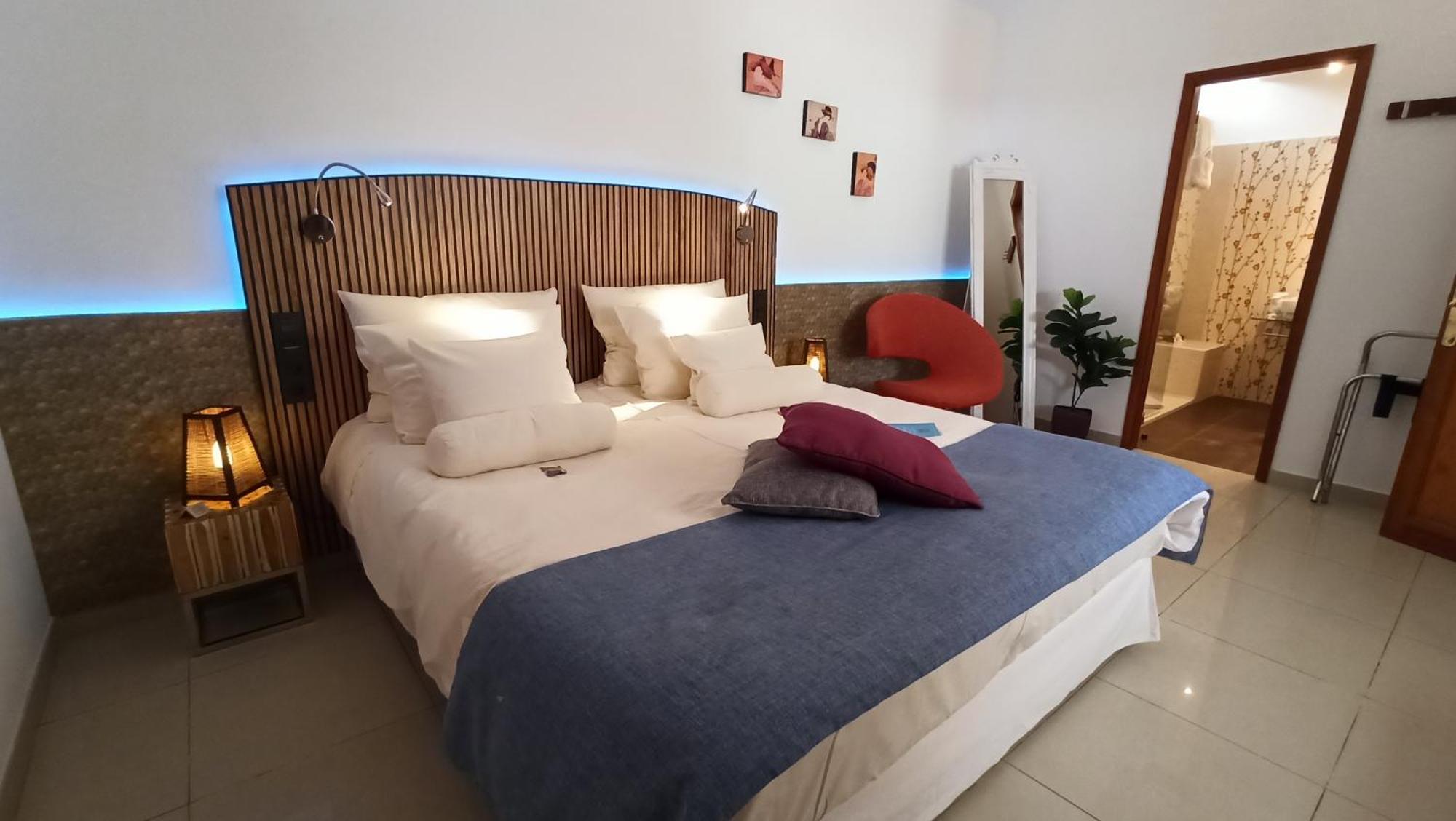 Birdcage Gay Men And Lifestyle (adults Only) Playa del Ingles (Gran Canaria)