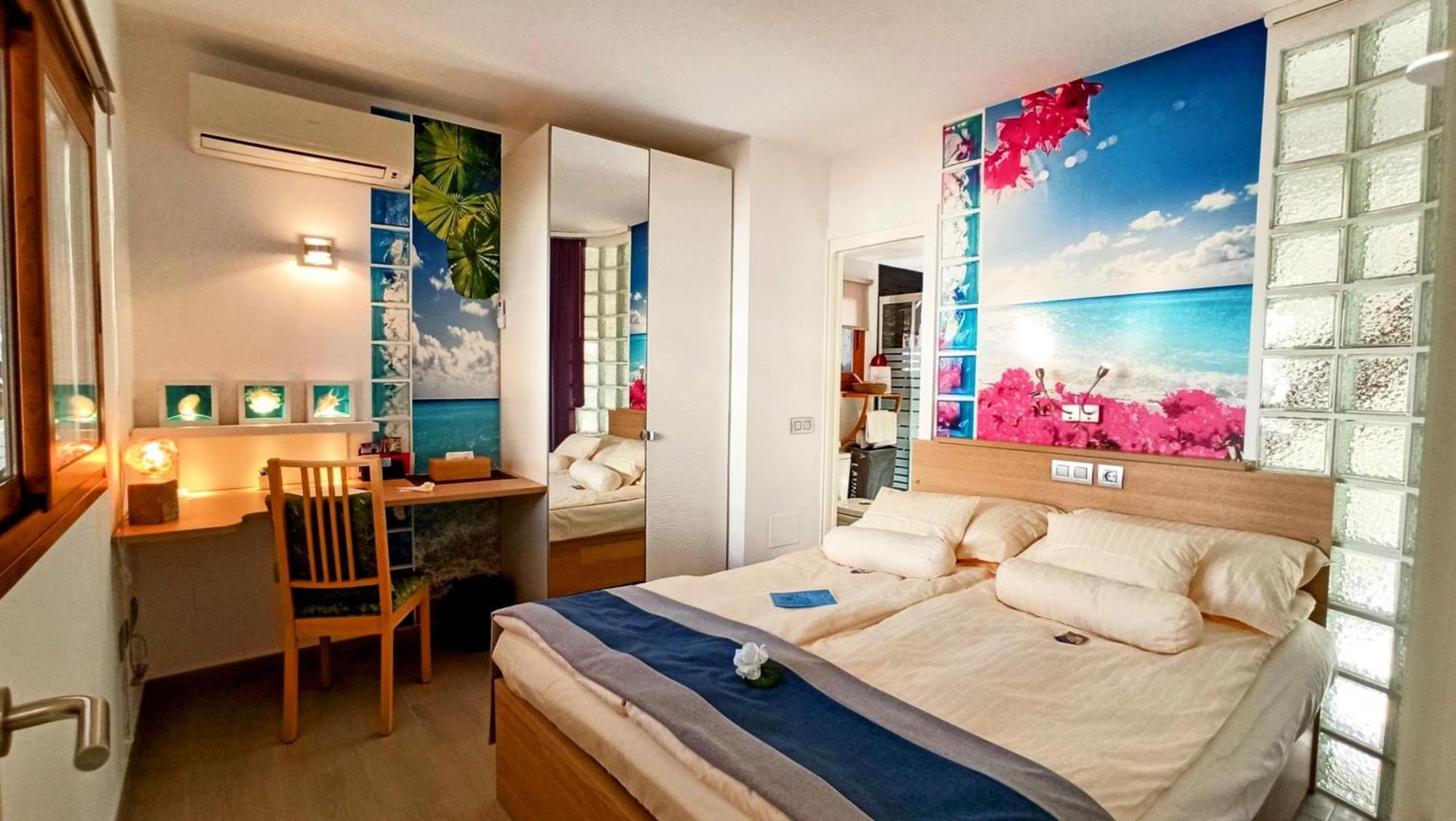 Birdcage Gay Men Resort&lifestyle 4*