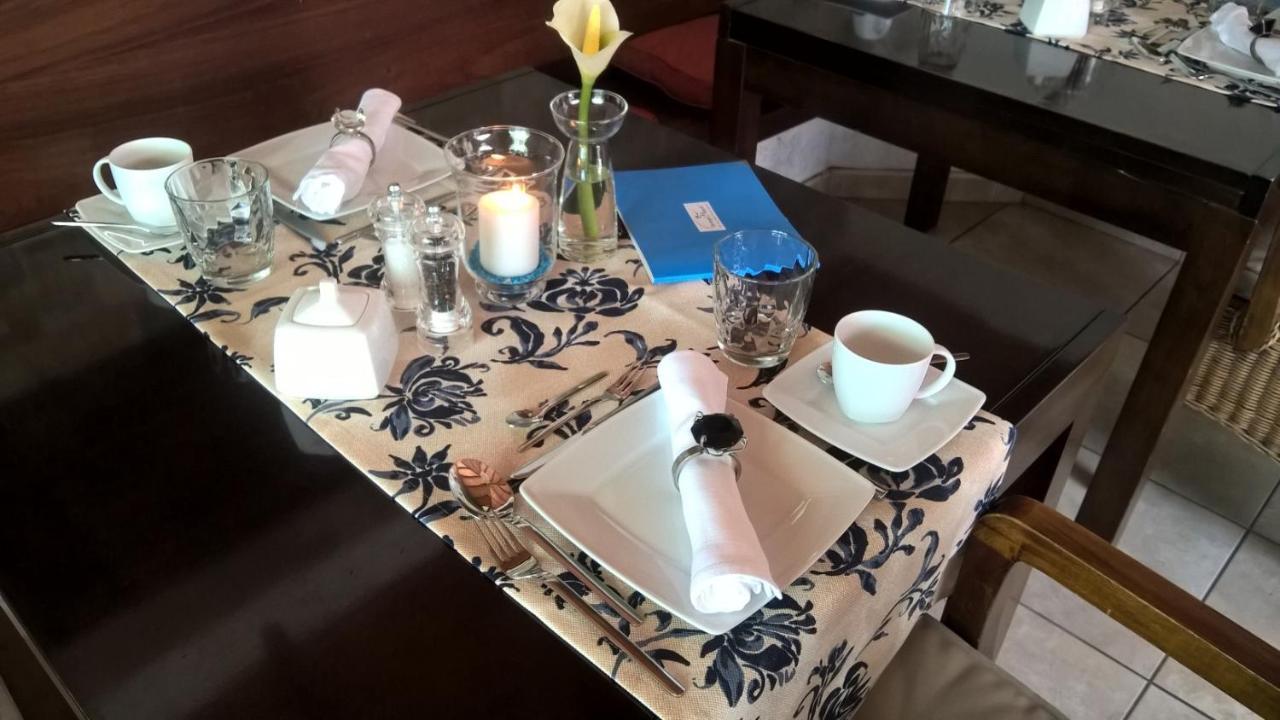 Birdcage Gay Men And Lifestyle (adults Only)
